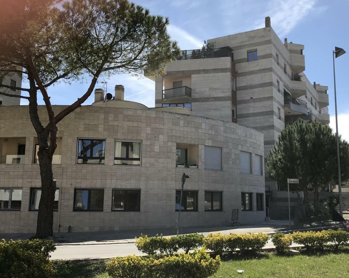 הוילה A Matera "Sotto I Pini" מראה חיצוני תמונה