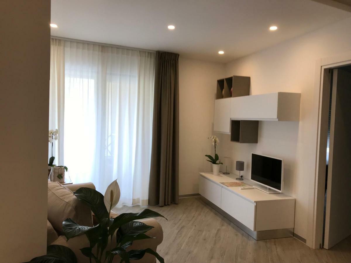הוילה A Matera "Sotto I Pini" מראה חיצוני תמונה