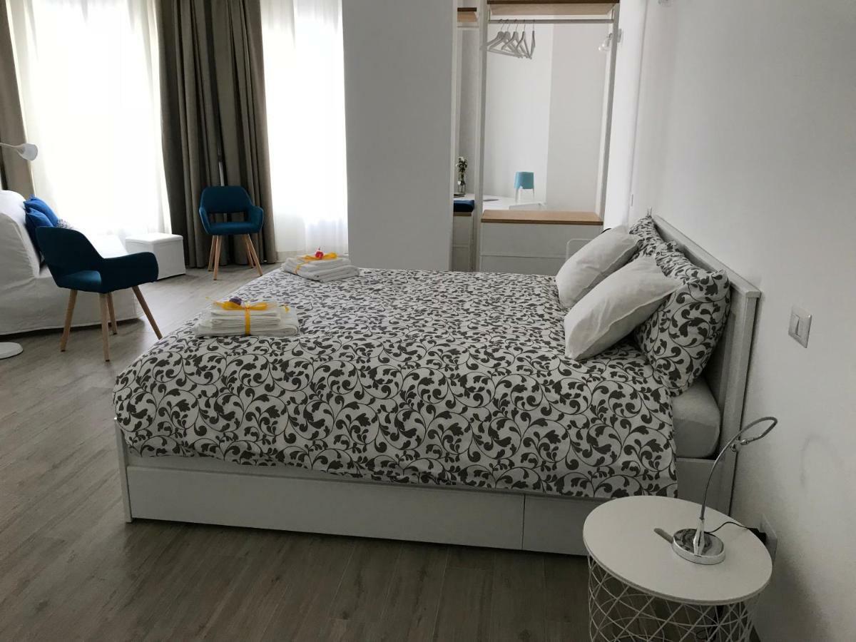 הוילה A Matera "Sotto I Pini" מראה חיצוני תמונה